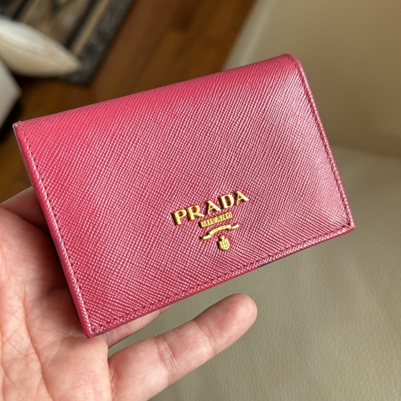 Authentic Safiano leather Prada. - Picture 1 of 16
